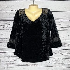 Figueroa Fig & Flower Size PL Black Velvet - Crochet Lace V-Neckline Blouse Top
